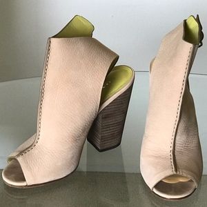 Coach Saratoga Sandals